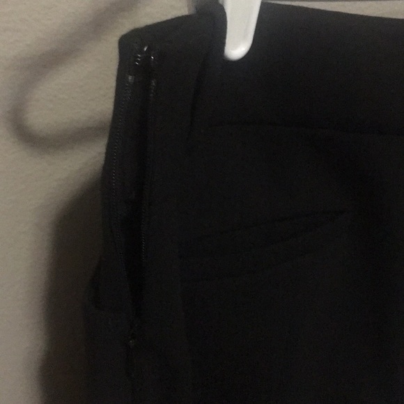 Sleek slacks - Picture 2 of 4